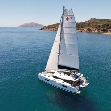 main-fountaine-pajot-saona